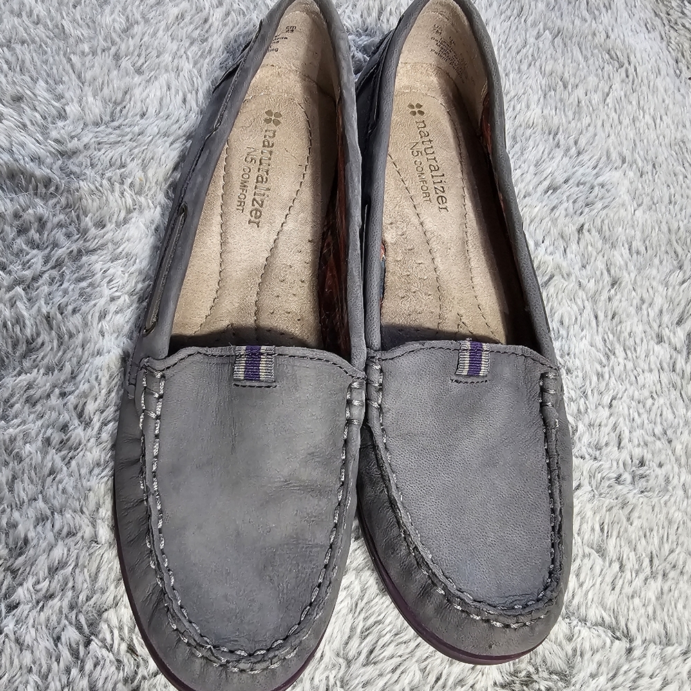 Women's Grey Naturalizer Loafers, Size 7 - Picture 7 of 12